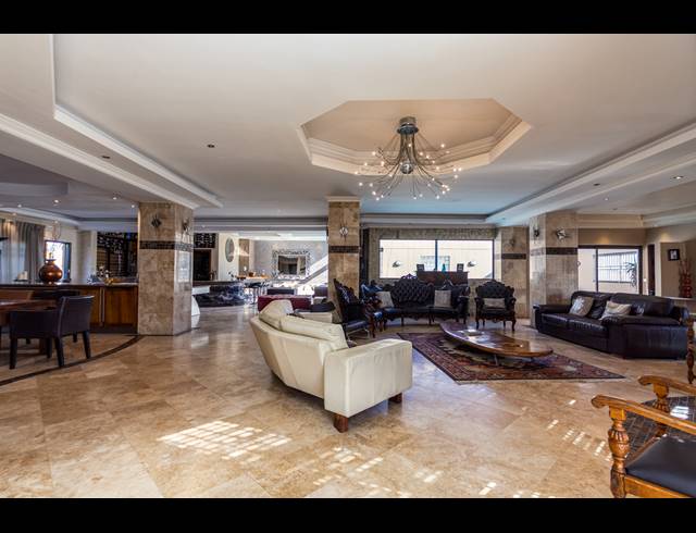 3 BEDROOM HOUSE TO LET IN WEST BEACH